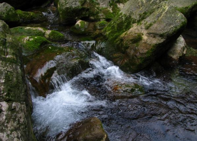 云南山泉水厂家